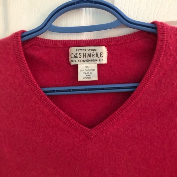 Cashmere Sutton Studio Pink V Neck Sweater sweater - Picture 5 of 9